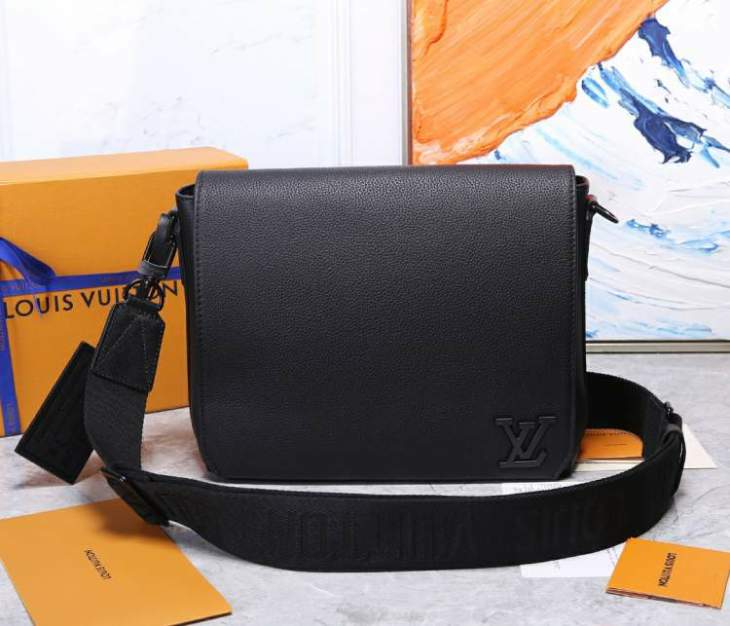 Picture of Louis Vuitton Mens Bags _SKUfw97507003fw